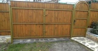 Купить распашные ворота деревянные Геленджик, цена от 2704 руб.